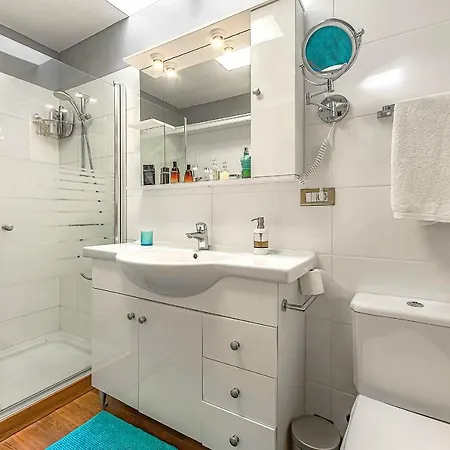 Ocean Views - Private Terrace + Wifi Daire *