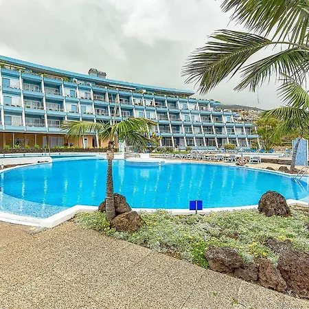 Daire Ocean Views - Private Terrace + Wifi *
